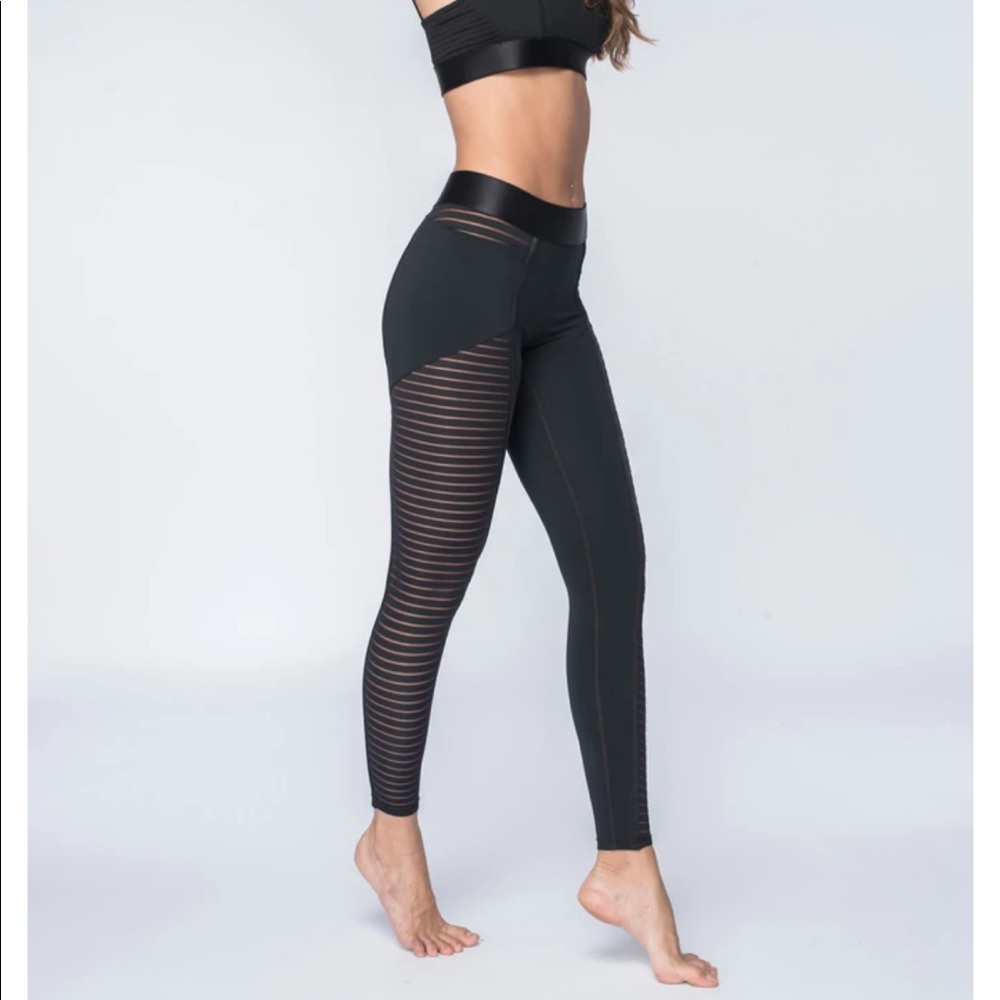 BELOFORTE CHABLIS LEGGINGS STRIPED MESH ON LEGS MEDIA POCKETS GREAT QUALITY S